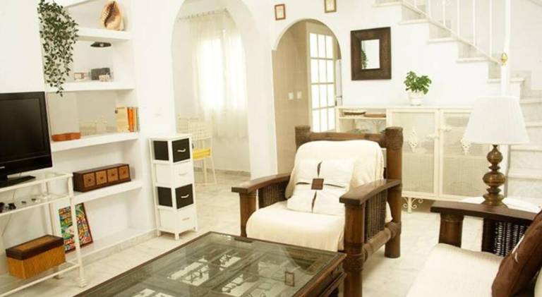 House with private pool, terrace & BBQ | Pets allowed — photo 2