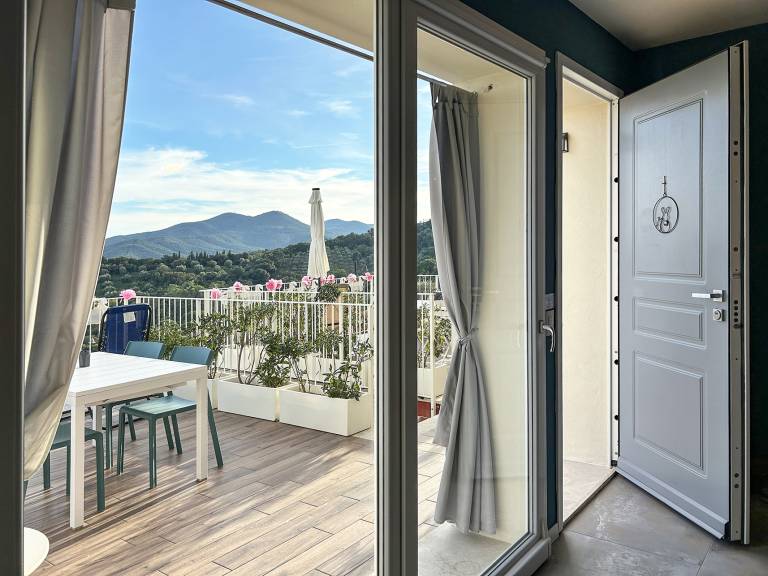 Fully equipped villa with barbecue, terrace & garden | Suitable for remote work | Dogs allowed — photo 2