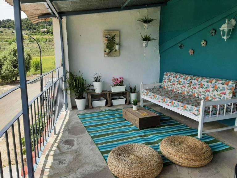 Wonderful vacation home with garden, barbeque & patio | Mountain view | Pet-friendly — photo 2