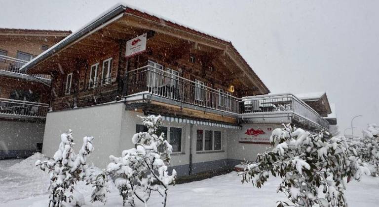 Serviced apartment with garden & terrace in Unterseen