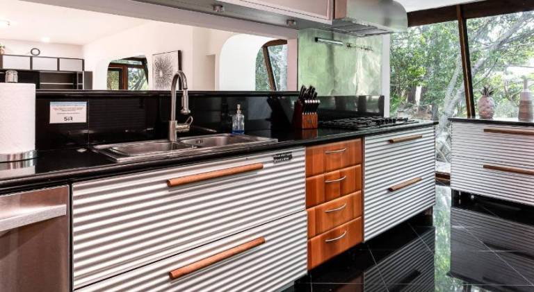 Spacious villa with pool | Pets are welcome — photo 4