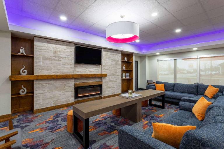 La Quinta Inn & Suites by Wyndham Augusta/Fort Eisenhower — photo 2