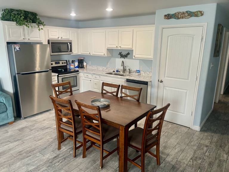 Condo | Close to the beach | Pet-friendly — photo 2