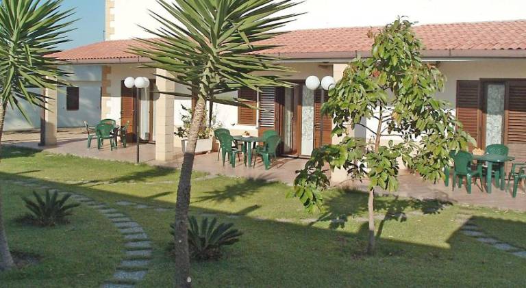 Farm with yard, terrace & pool — photo 4