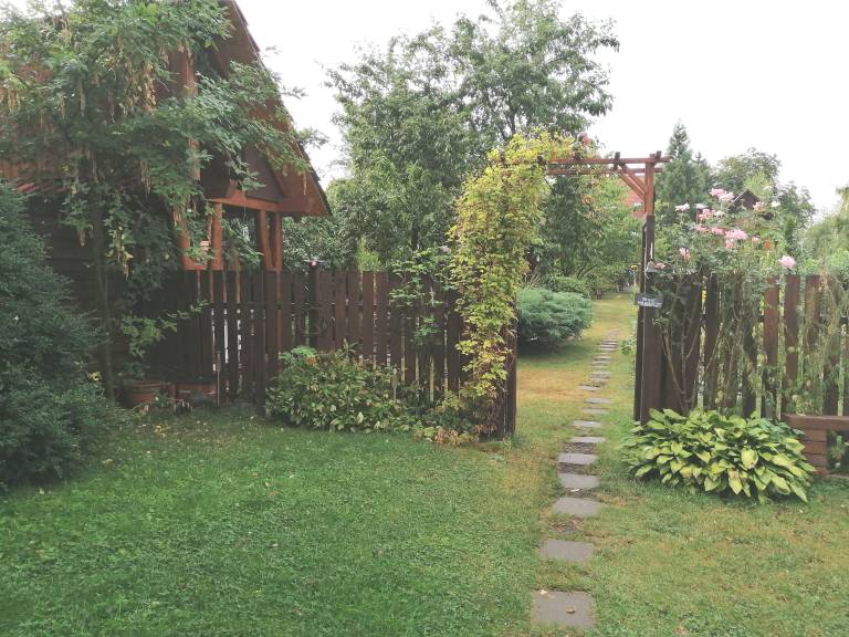 Family-oriented pleasant rental apartment with garden & grill | Mountain view | Dogs allowed — photo 3