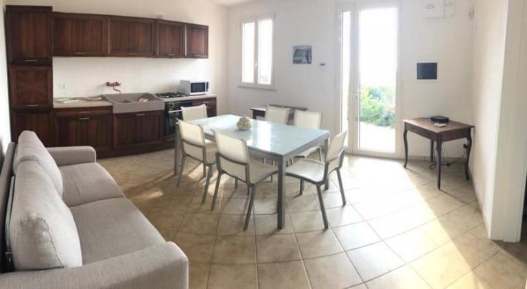 Vacation home with jacuzzi — photo 2