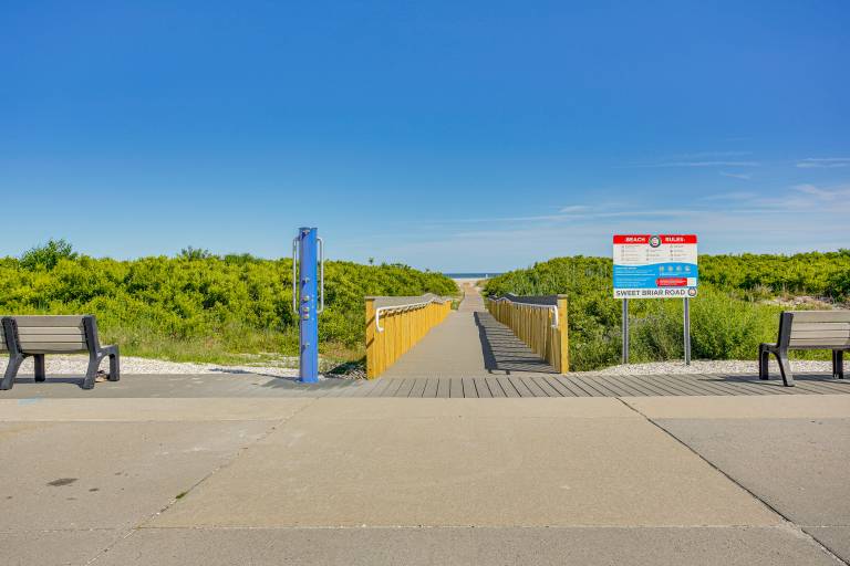 Wildwood Crest Condo w Pool & Beach Access