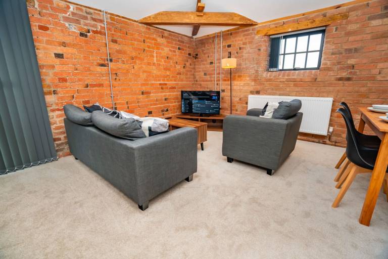 Spacious 2 Bedroom Apartment in Central Newark