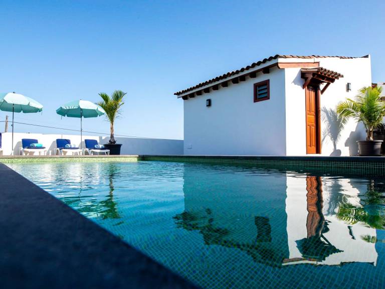 House  Cruz de los Martillos