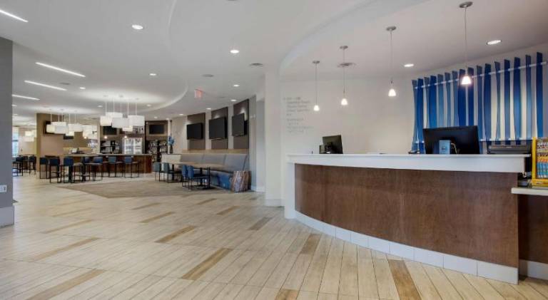 Best Western Plus Sawridge Suites — photo 3