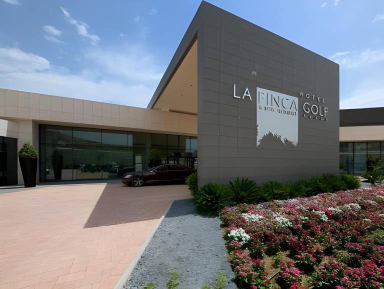 La Finca Resort