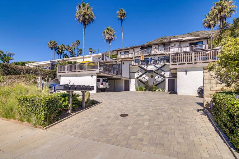 Stroll to Shore: Snowbird Haven in Malibu — photo 5