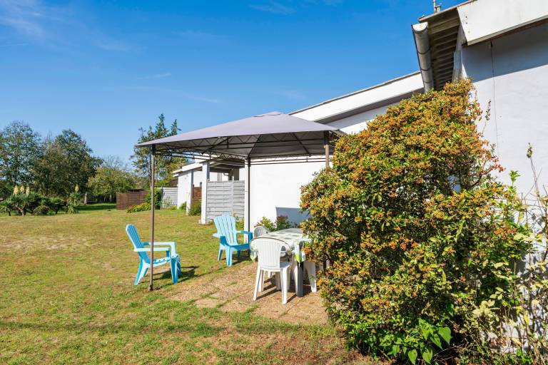 House with garden, barbeque & pool | Garden view — photo 3