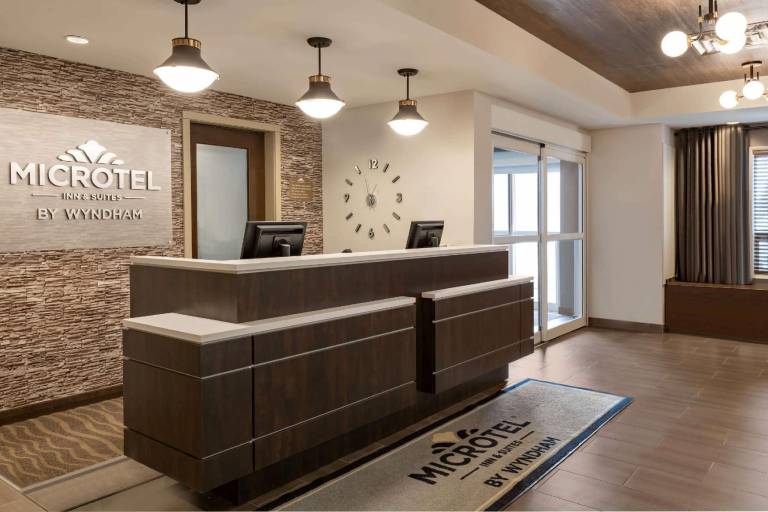 Microtel Inn & Suites by Wyndham Lloydminster — photo 3