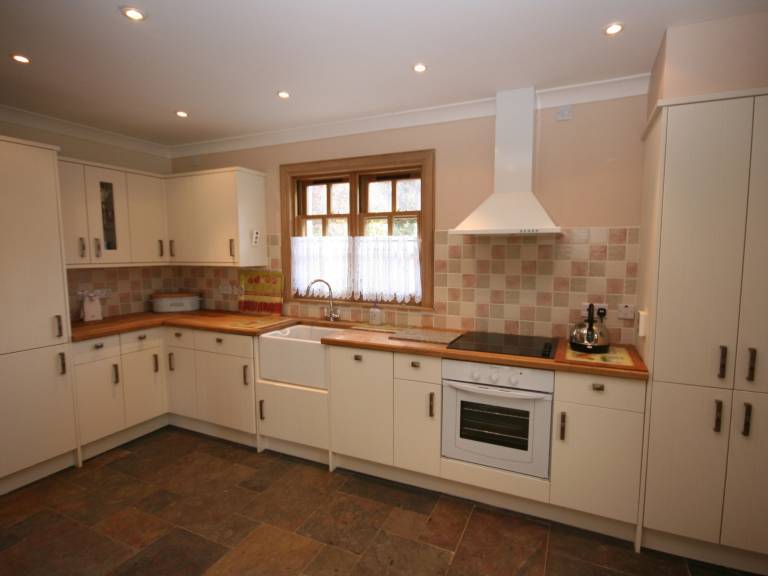 Child-friendly pleasant cottage with barbeque & yard | Dogs allowed — photo 3