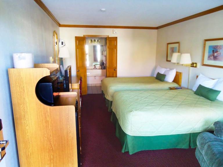 Indy Speedway Inn — photo 2