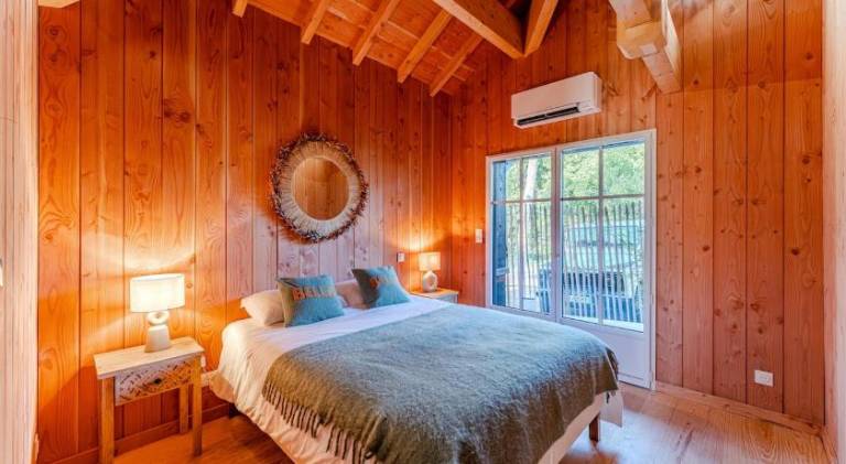 Villa with yard, patio & private pool | Suitable for remote work — photo 2