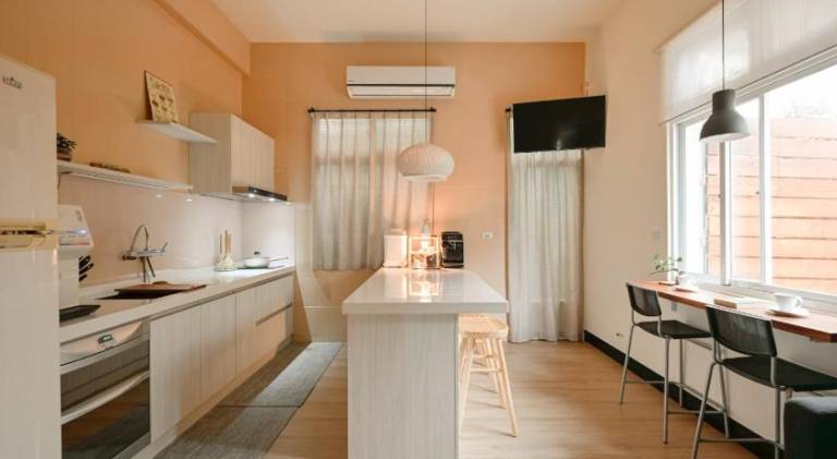 Charming house with barbeque, garden & terrace | Perfect for remote work | Pet-friendly — photo 4