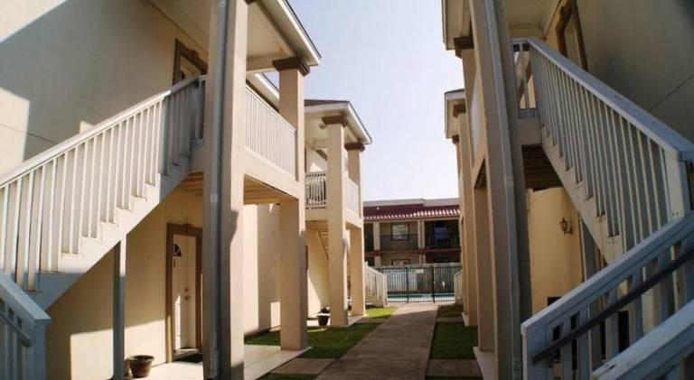 Rental apartment with pool — photo 3