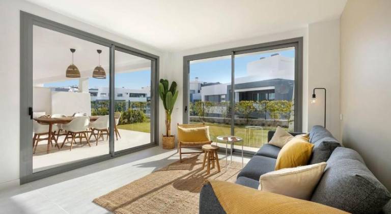 Pleasant apartment with yard | Pet-friendly in Estepona