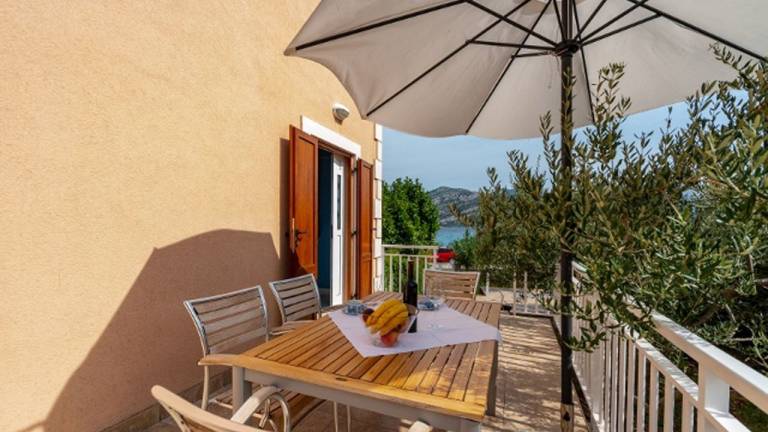 Apartman  Račišće