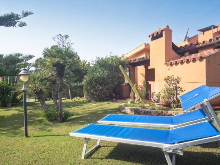 Pleasant vacation home with yard, patio & barbeque | Next to the beach | Pets are welcome — photo 2