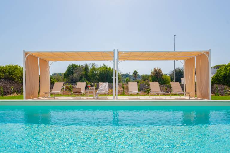 Fully equipped villa with yard, barbeque & private pool | Garden view | Dogs allowed in Patu