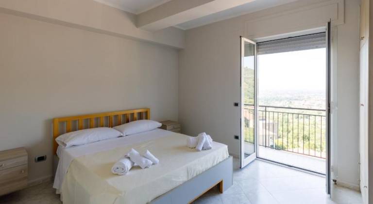 Rental apartment with 3 rooms for 5 persons — photo 2