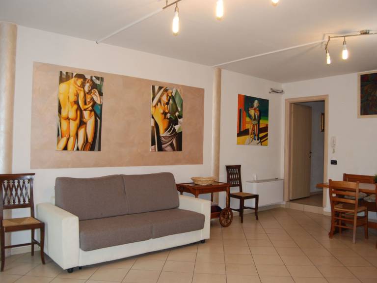 Holiday apartment with yard & patio — photo 2