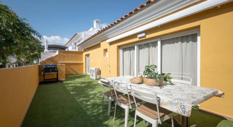 Apartment with terrace | Pets allowed in Estepona