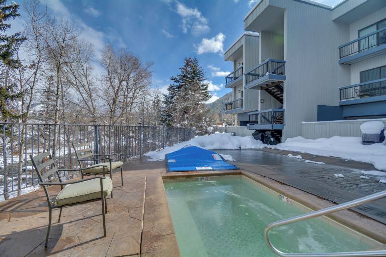 Condo  Avon