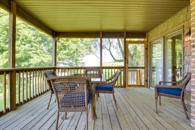 Calm Stewartstown Cottage on 90 Acres w Barn