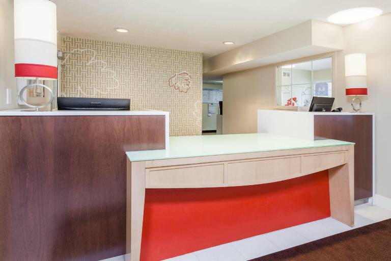 MainStay Suites Detroit Auburn Hills — photo 4
