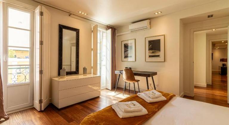 Fully equipped ample rental apartment | Next to São Jorge Castle | Perfect for remote work | Pets are welcome — photo 2