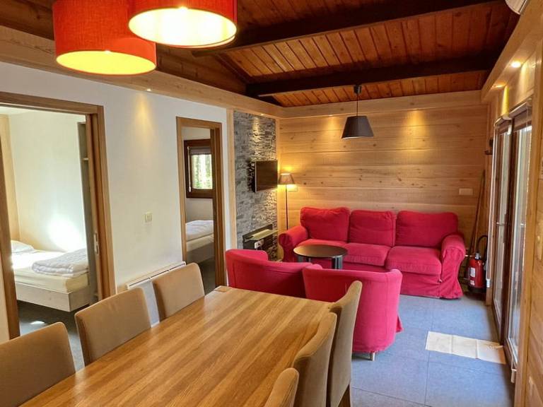 Vacation home with barbecue, yard & terrace — photo 4
