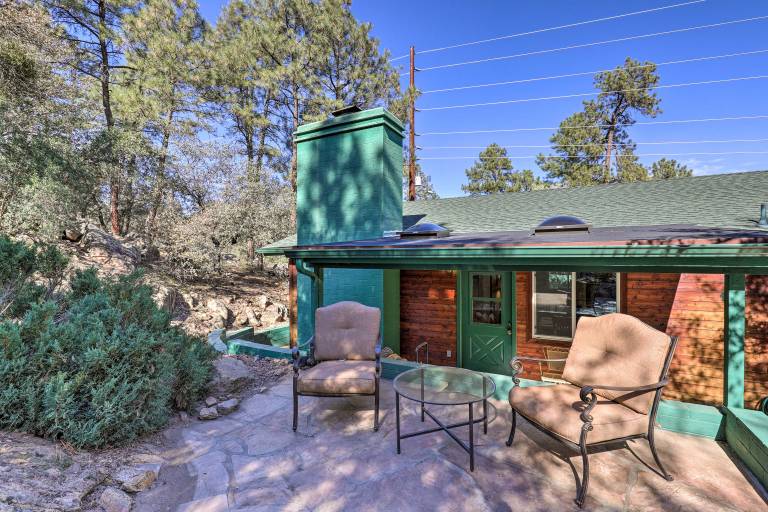 Prescott Home w Fireplace 2 Mi to Downtown