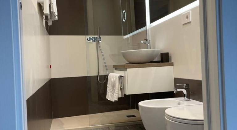 18 Dante Luxury Suites — photo 2