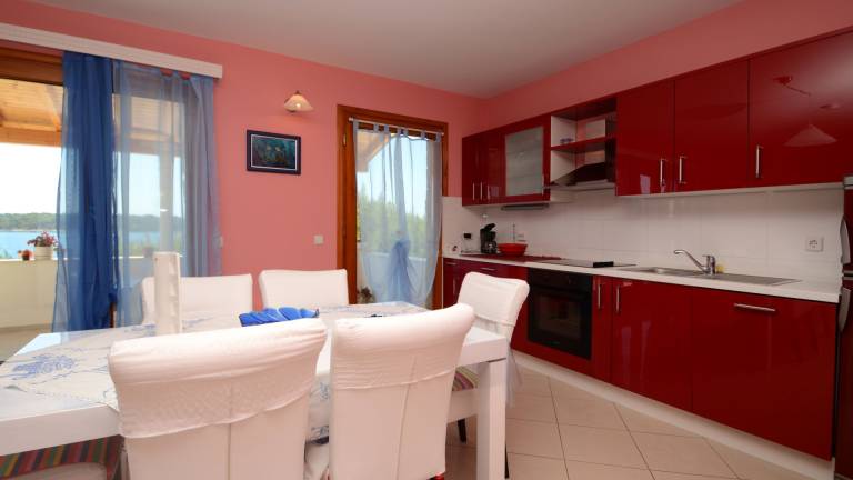 Fully equipped villa with patio, barbecue & yard | Pet-friendly — photo 3