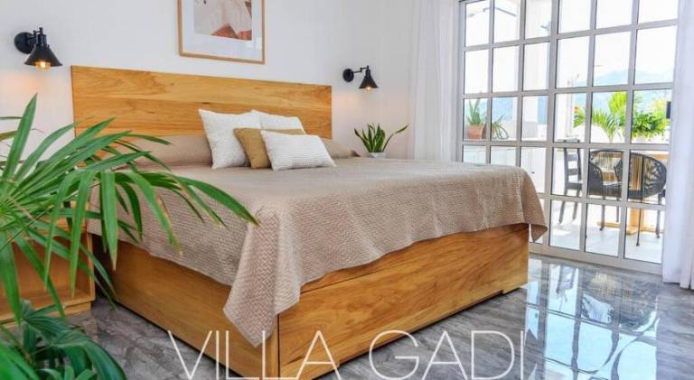 Villa with pool | Pets are welcome — photo 2