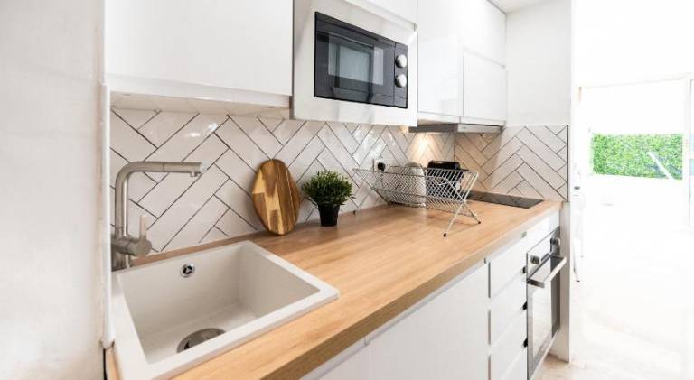 Charming holiday apartment with patio | Near Place Masséna | Next to the beach | Pets are welcome — photo 2