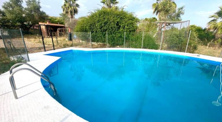 Vacation home with pool — photo 3