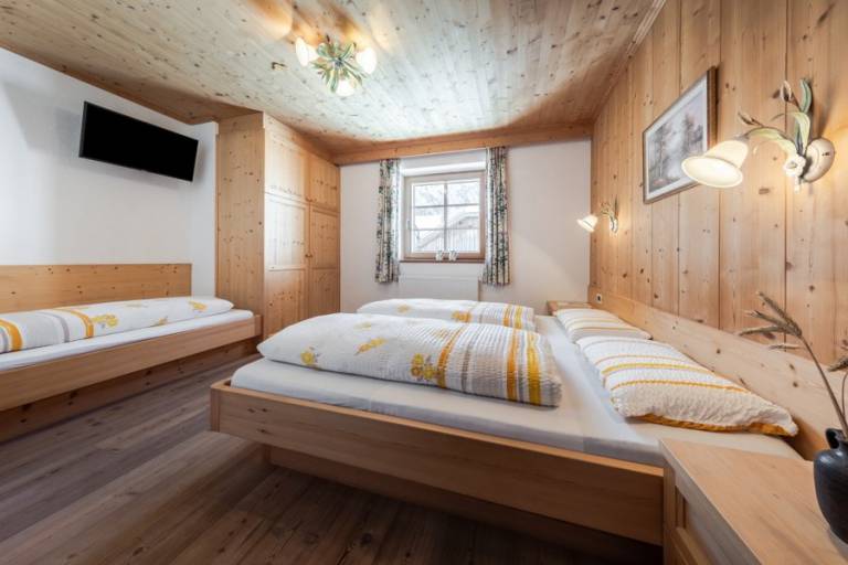 Private room San Martin de Tor