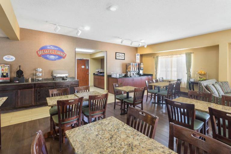 Baymont by Wyndham Orangeburg North — photo 4