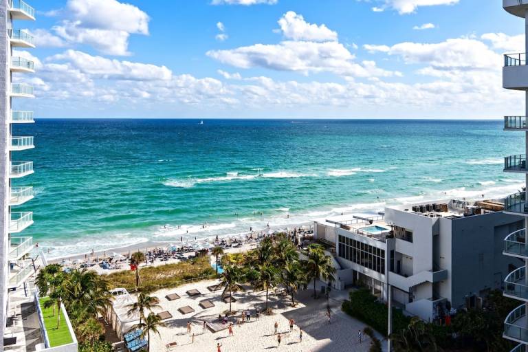 Apartment Hallandale Beach