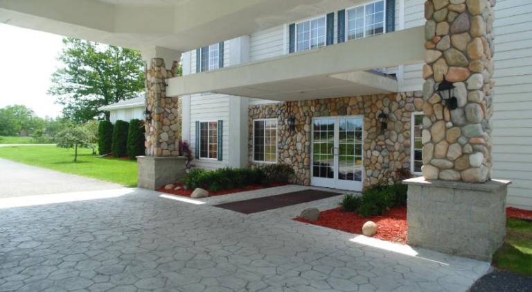 American Inn and Suites Houghton Lake — photo 3