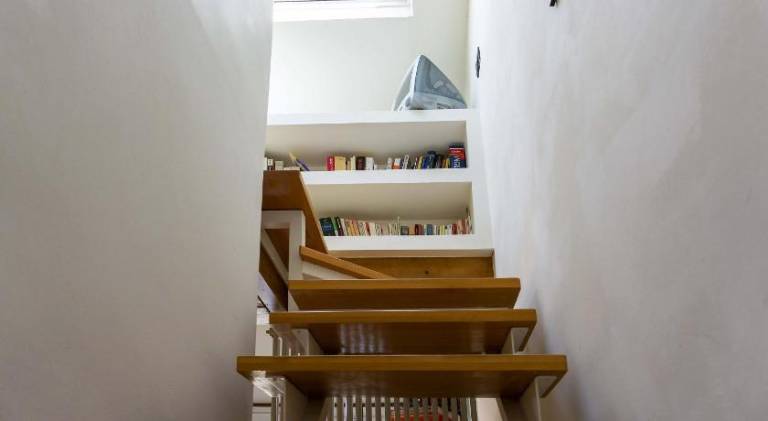 Apartment with patio | Near Two Towers — photo 3