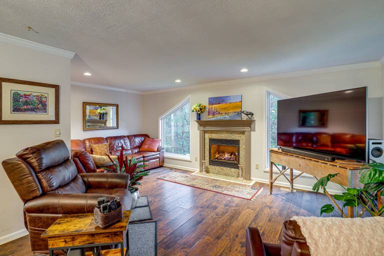 Ski Asheville! Mountain-View Hideaway w/ Deck — photo 3