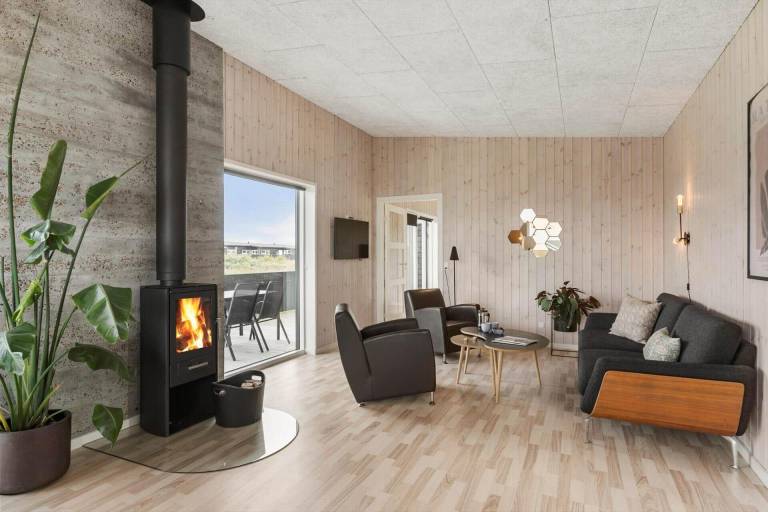 Vacation home with barbeque, patio & sauna — photo 4