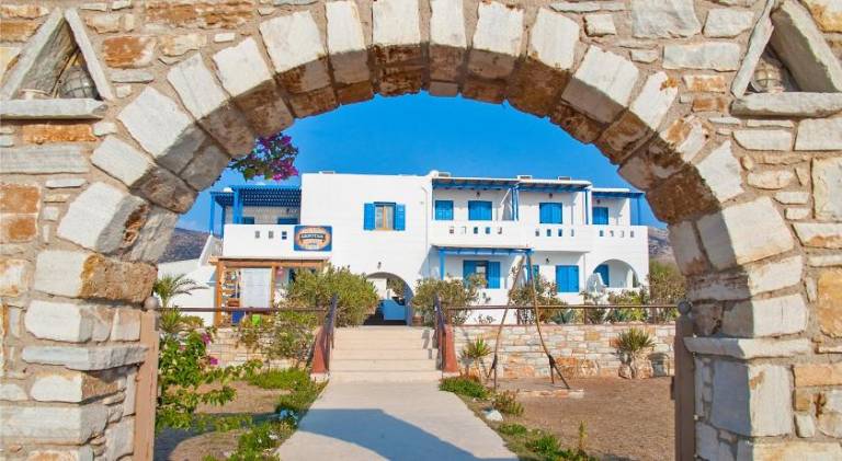Beautiful rental apartment with patio & garden | Close to the beach | Pet-friendly in Naxos