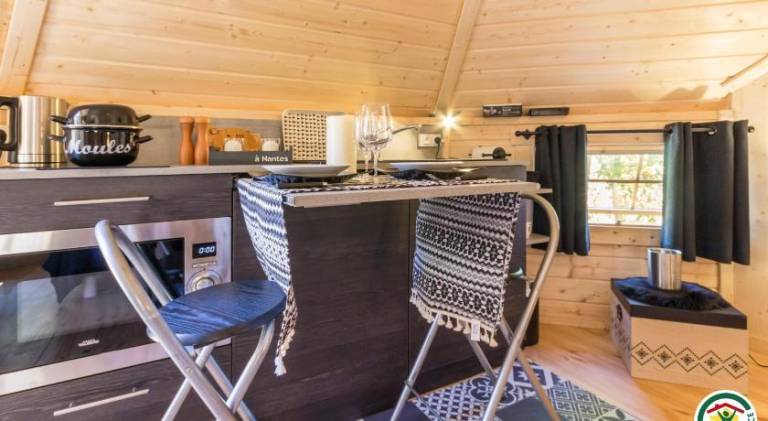 Lodge with terrace, sauna & yard | Pets allowed — photo 5